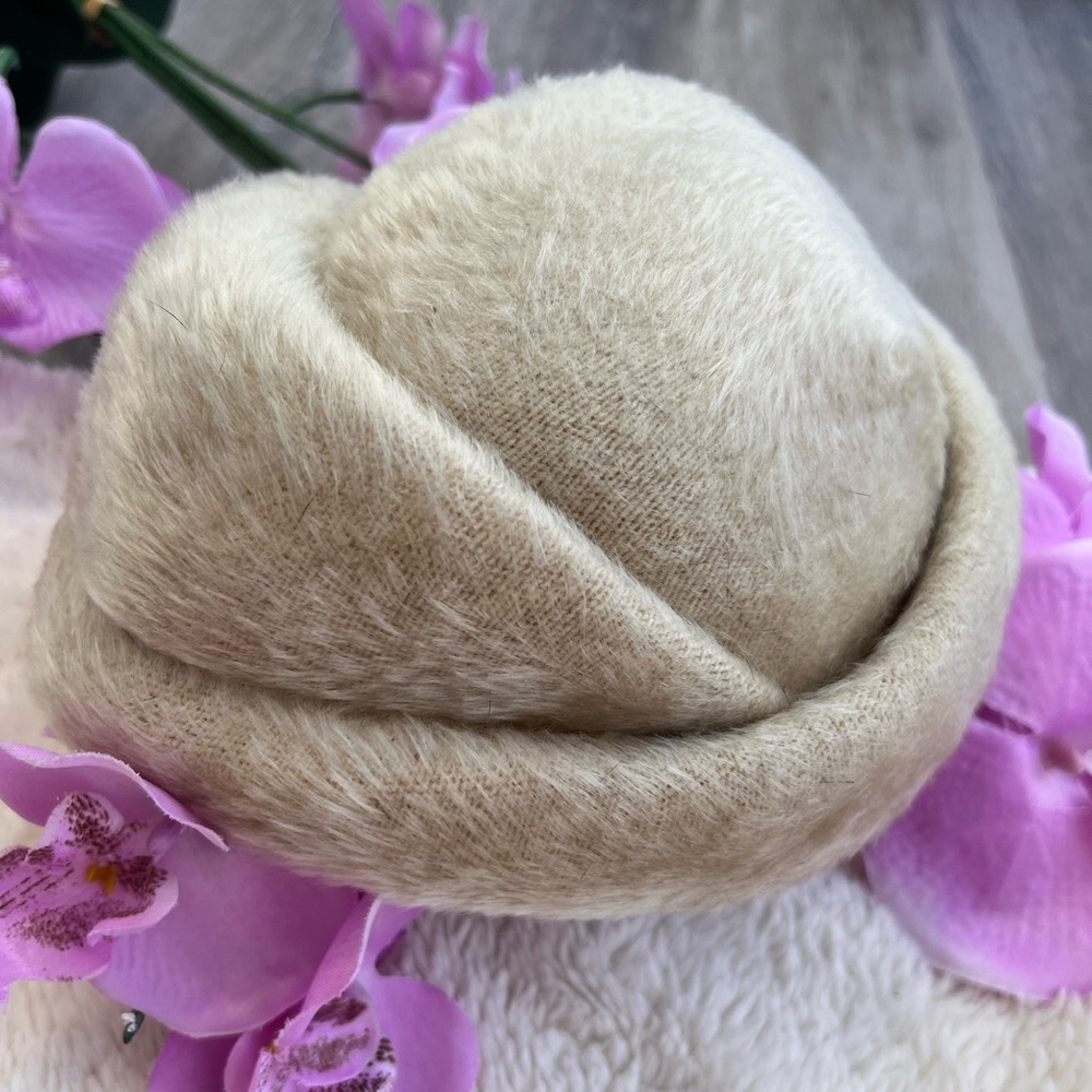Vintage Topic Women’s Mink Hat Made In England Beige